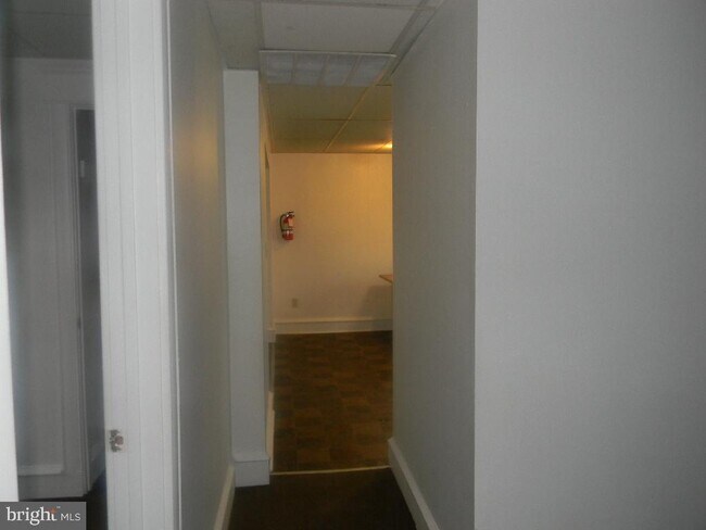 Foto del edificio - 2520 NW Blvd