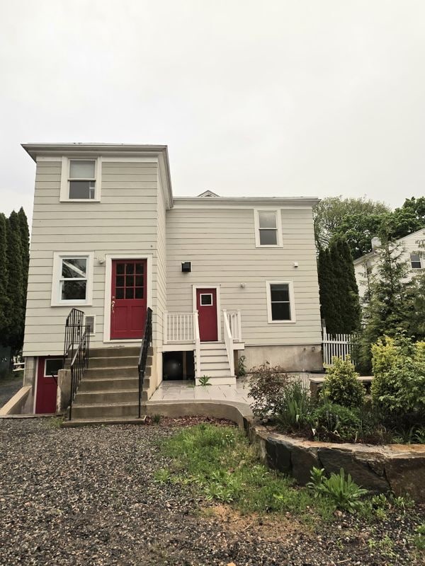Foto del edificio - 318 Grovers Ave