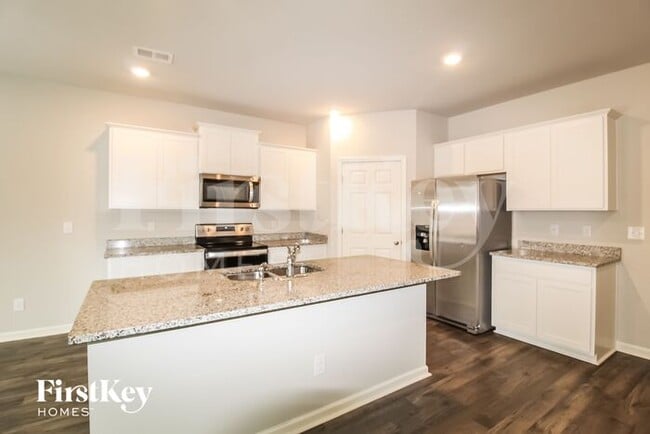 Building Photo - 3890 Lilly Brook Dr