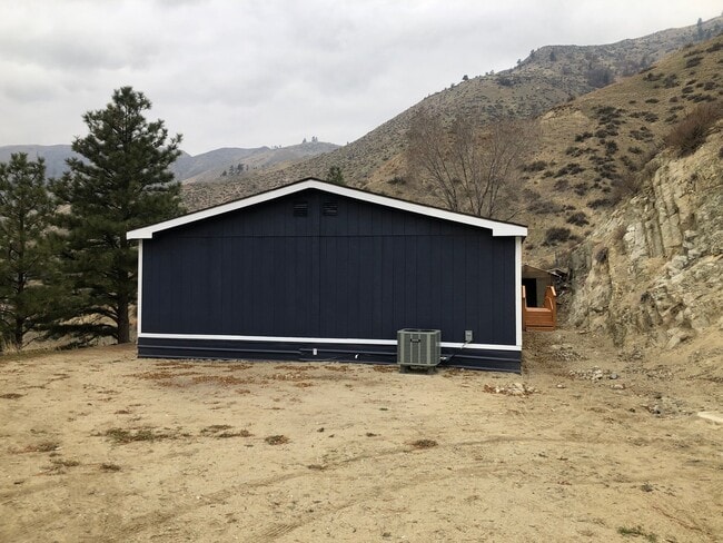 Building Photo - 2414 Number 2 Canyon Rd
