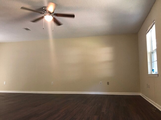Foto del edificio - 719 Thornwood Way