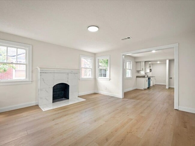 Photo - 45 W 55th St House