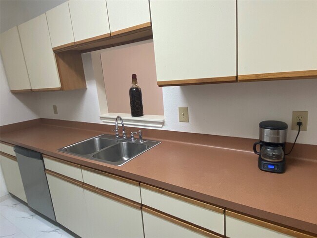 Foto del edificio - 2856 Holly Hall St