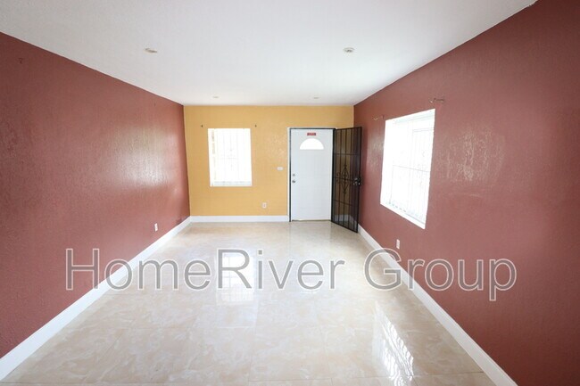 Foto del edificio - 15701 NE 14th Ave