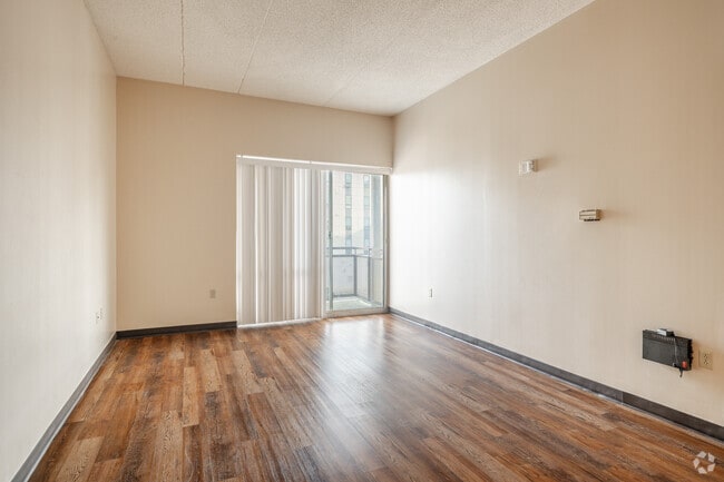 2BR, 1BA - 900SF - Living Room - Center City Apartments
