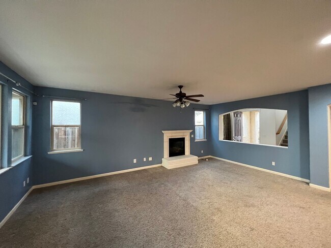Foto del edificio - 3315 San Vicente Rd - Bridgeway Lakes 95691