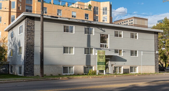 Building Photo - Grandin