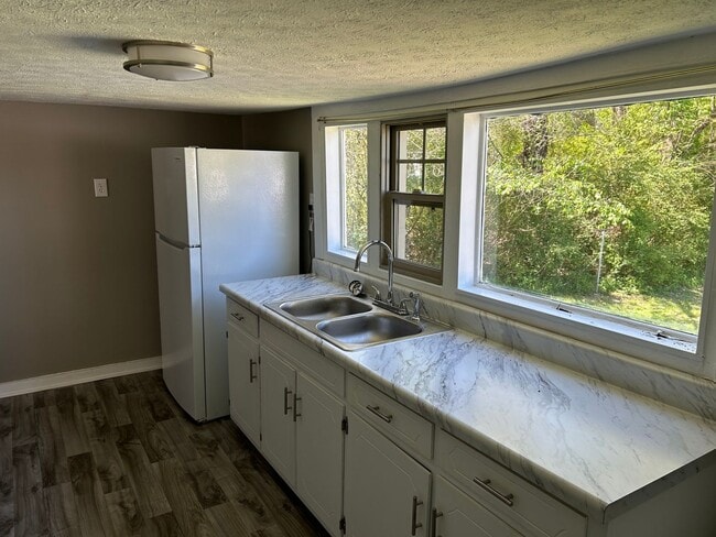 Foto del edificio - 1415 Hatcher Ave SE