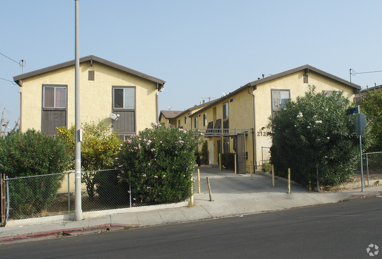 Foto del edificio - 2127-2131 W Court St