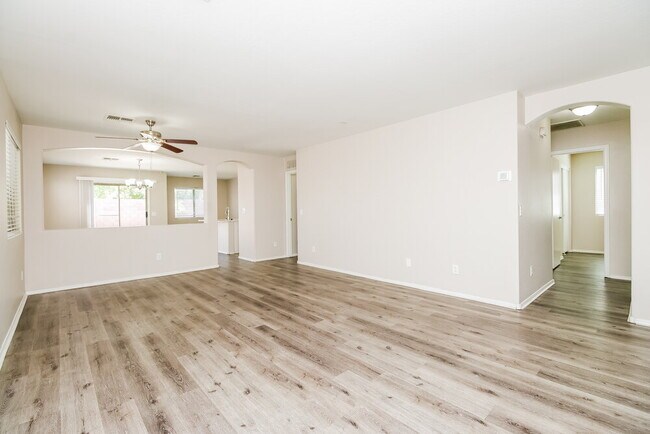 Building Photo - 5713 S 34th Ave