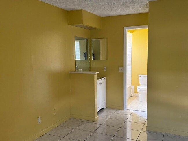 Foto del edificio - 2511 NW 56th Ave