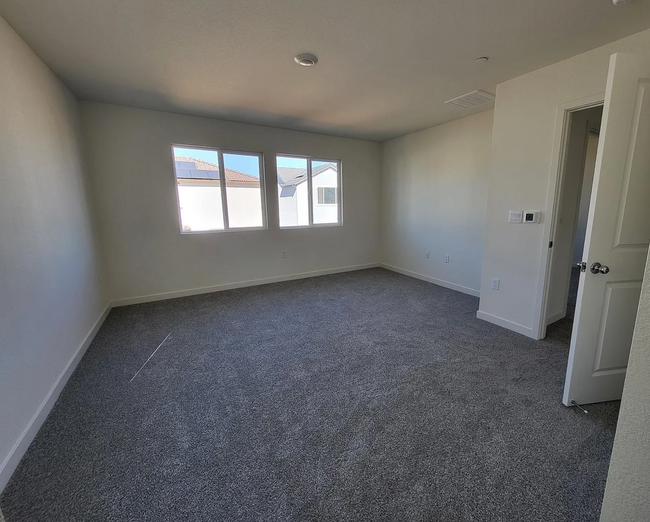 Building Photo - Stunning Roseville 4/3 New Build!  Please ...