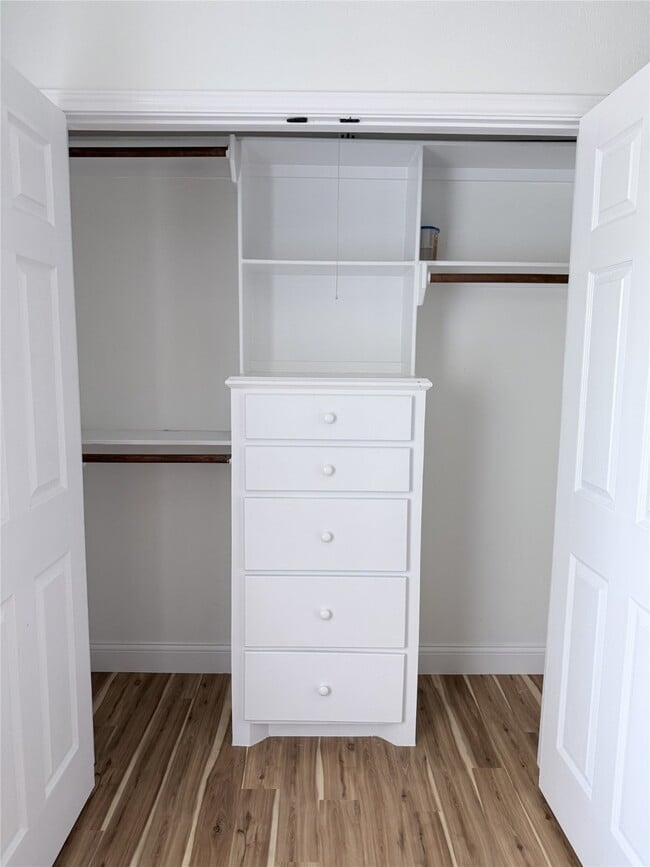 Building Photo - 2601 Bellefontaine