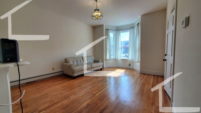 Building Photo - Avl Now - No fee! Charming 2BR in Allston ...