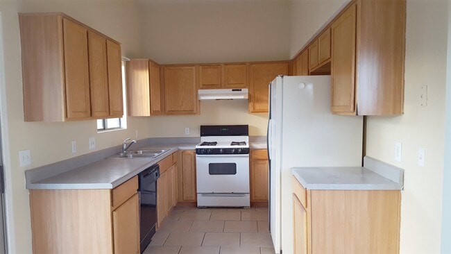 Foto del edificio - 5040 S Maple Ct