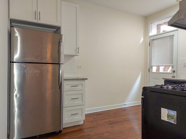 Foto del edificio - 4653 N Wolcott Ave