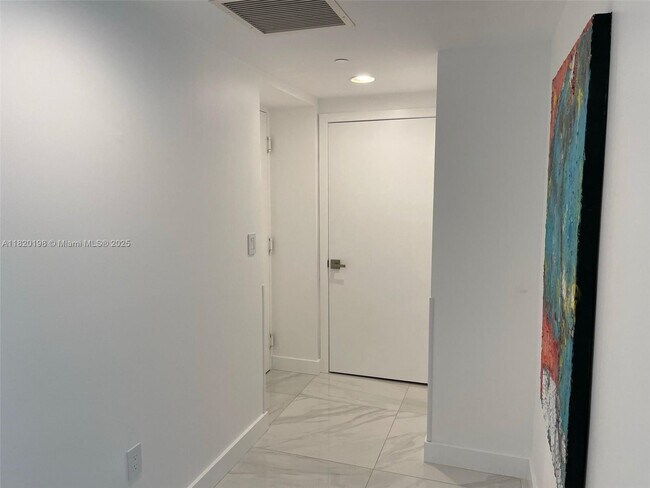 Foto del edificio - 500 Brickell Ave