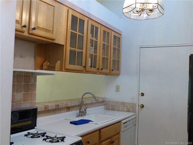 Foto del edificio - 64 Lawson Ln