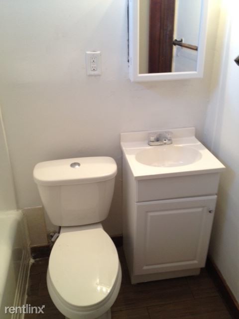 Building Photo - 1 br, 1 bath  - 211 N Washington St Apt 33