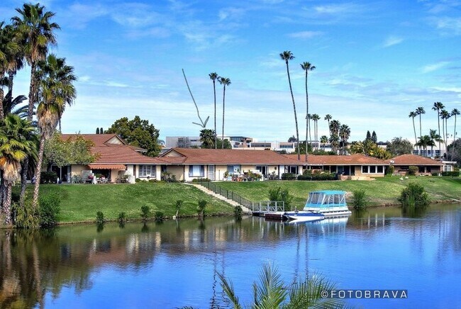 Building Photo - 955 La Fiesta Way