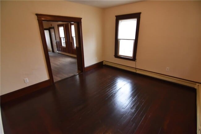 Foto del edificio - 818 Bernon St