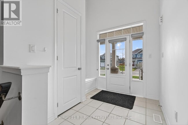 Building Photo - 23 Chambery St