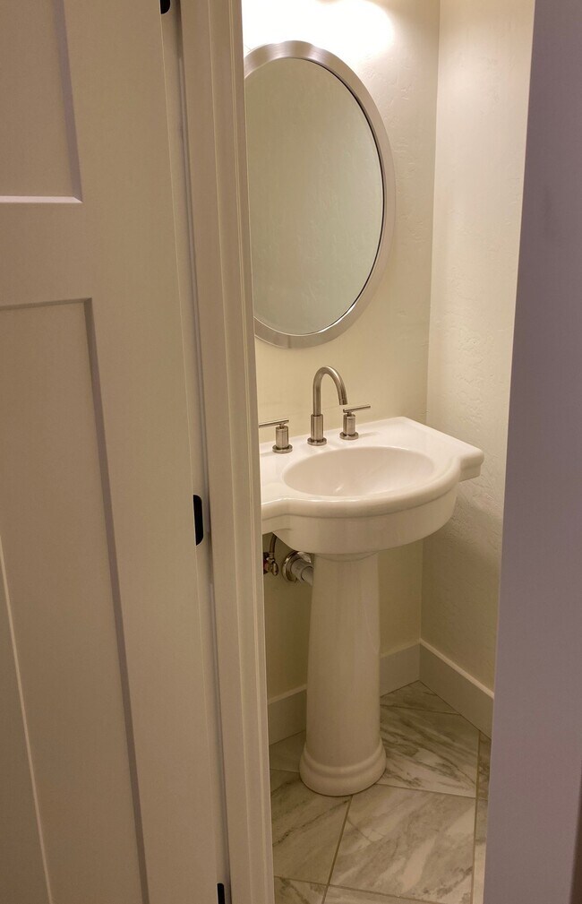 Foto del edificio - 2380 Willamette St