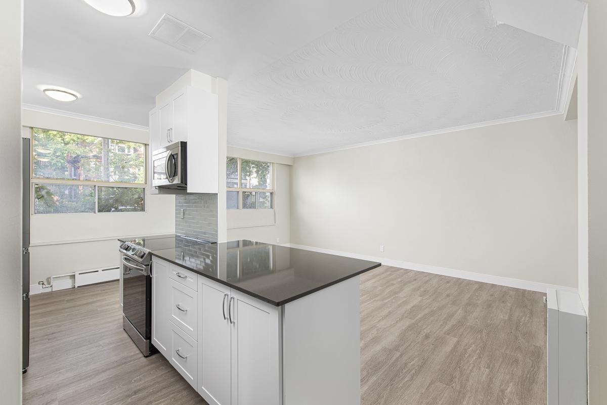 Clairview Manor Apartments 115 Dowling Ave Toronto, ON