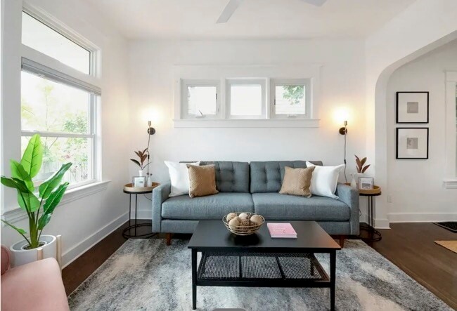 Building Photo - 5919 NE 10th Ave