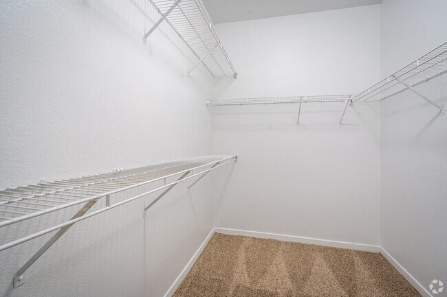 Foto del edificio - Not Your Basic Apartment!