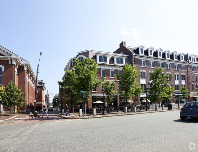 Building Photo - 18 Congress St