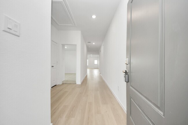 Foto del edificio - 7706 Smooth Vly Ct