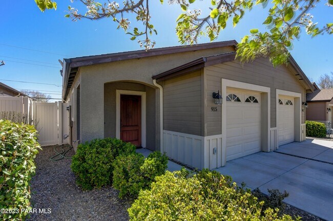 Foto del edificio - 915 Gail Gardner Way