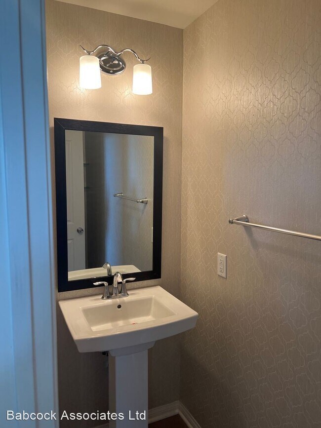 Building Photo - 2 br, 2.5 bath House - 15321 Jasmine Lane ...