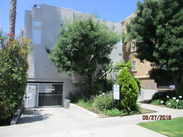 Primary Photo - 3633 Jasmine Ave