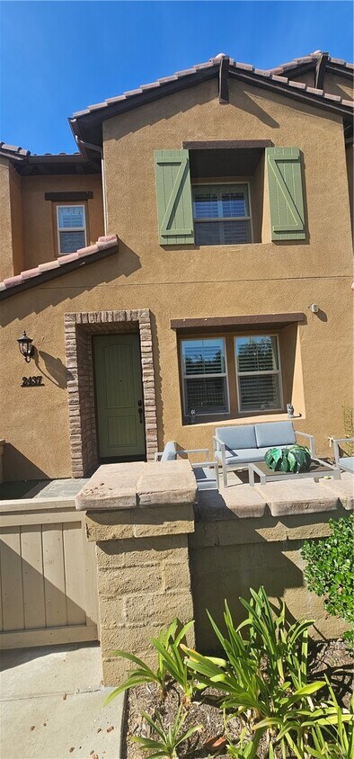 Primary Photo - 2437 Sanabria Ln