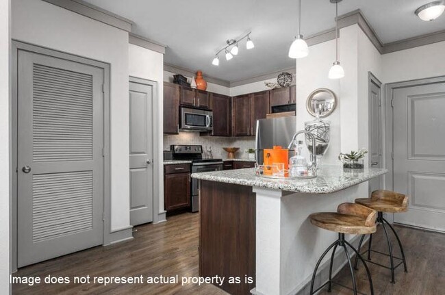 Foto del edificio - 4689 Mustang Pkwy