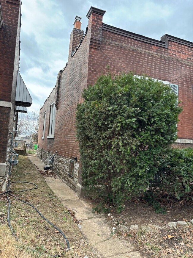 Foto del edificio - Completedly Remodeled 2+ Bedroom Home