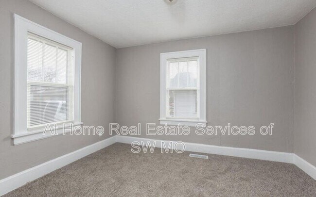 Foto del edificio - 1321 W Elm St