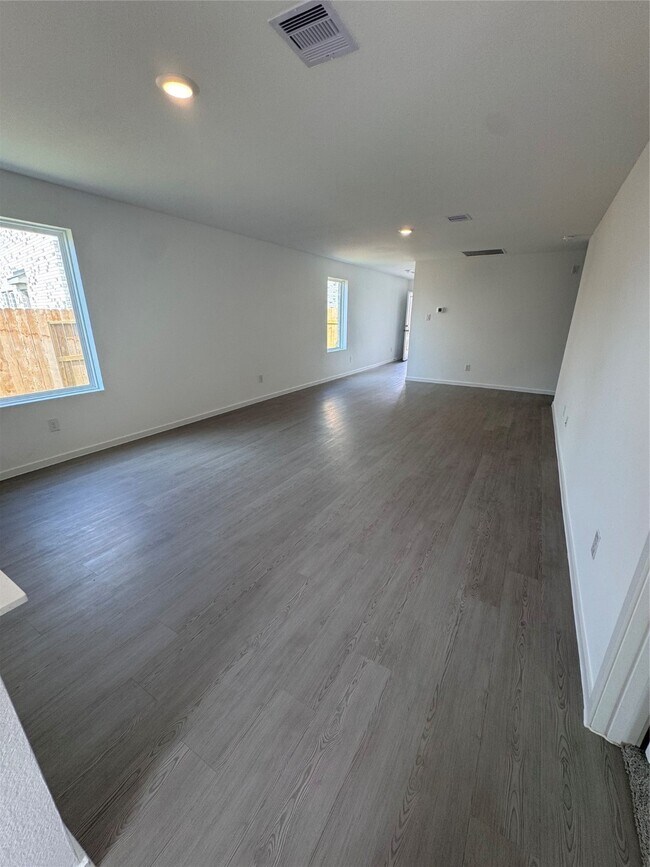 Building Photo - 3088 Fantasy Ter Dr