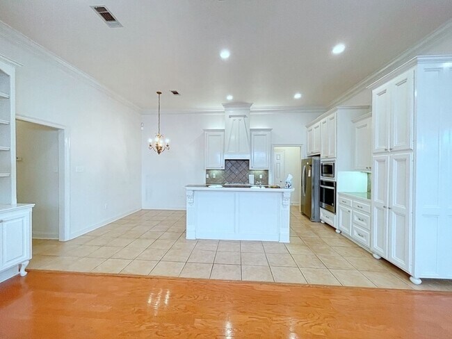 Foto del edificio - 3 Bedroom House off Bluebonnet