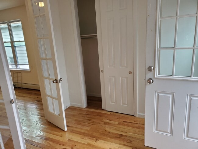 walk in closet front BR - 552 E 52nd St