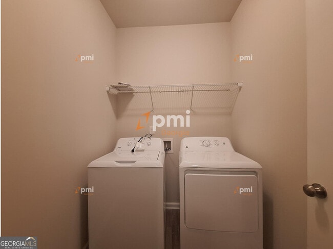 Building Photo - 3658 Madison St