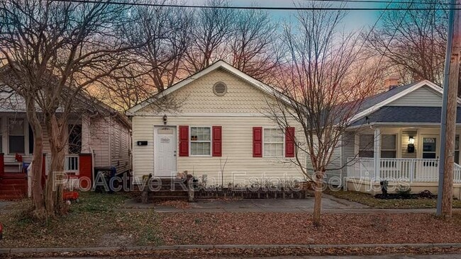 Building Photo - 3027 Peronne Ave