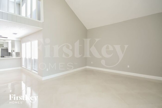 Building Photo - 2514 Palace Dr