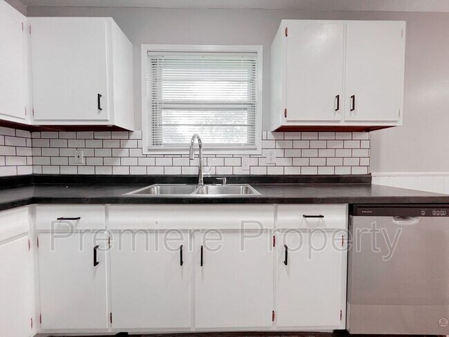 Foto del edificio - 5101 NE 58th St
