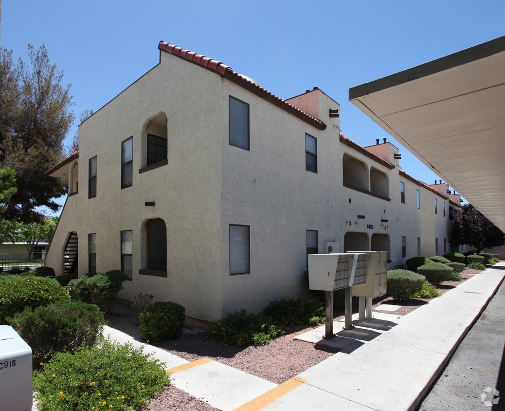 Newport Cove Apartments in Las Vegas, NV