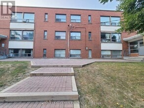 Building Photo - 4-4 Greenbrook Dr