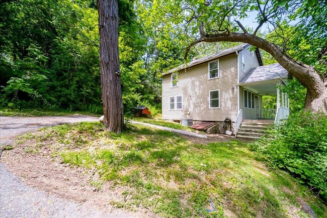 Building Photo - 629 S Rd