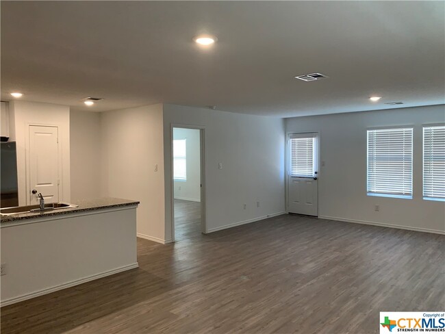Building Photo - 434 Fairy Duster Dr